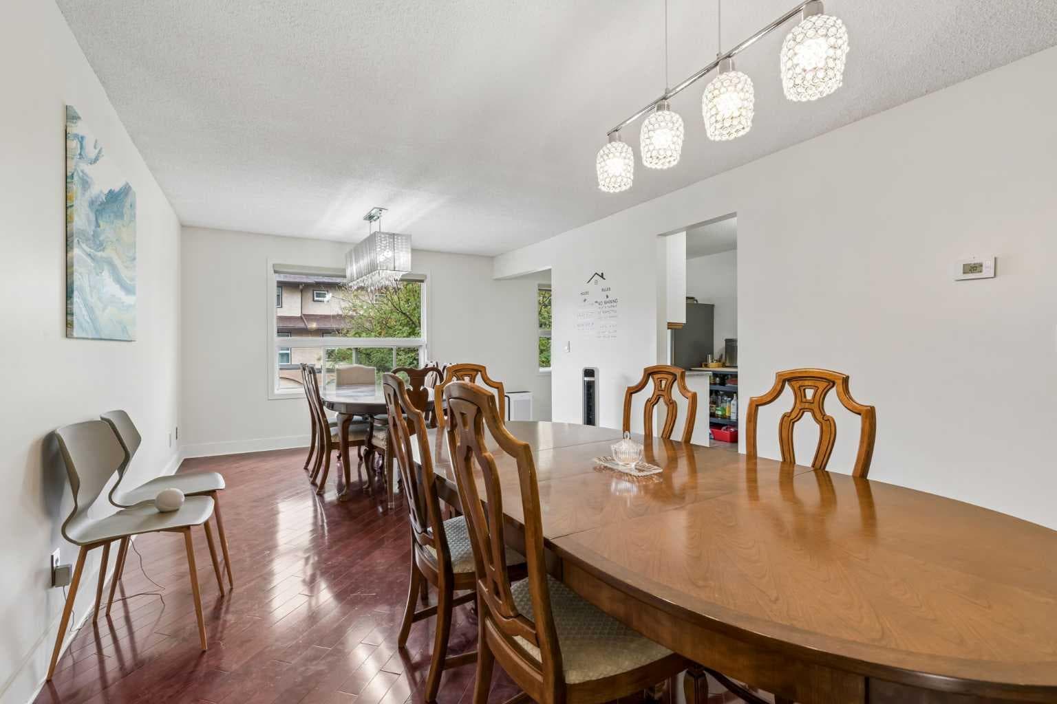 25, 1011 Canterbury Drive SW