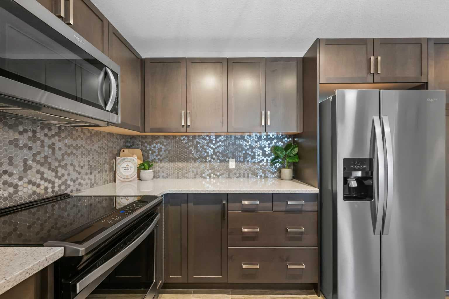 2105, 10 Market Boulevard SE