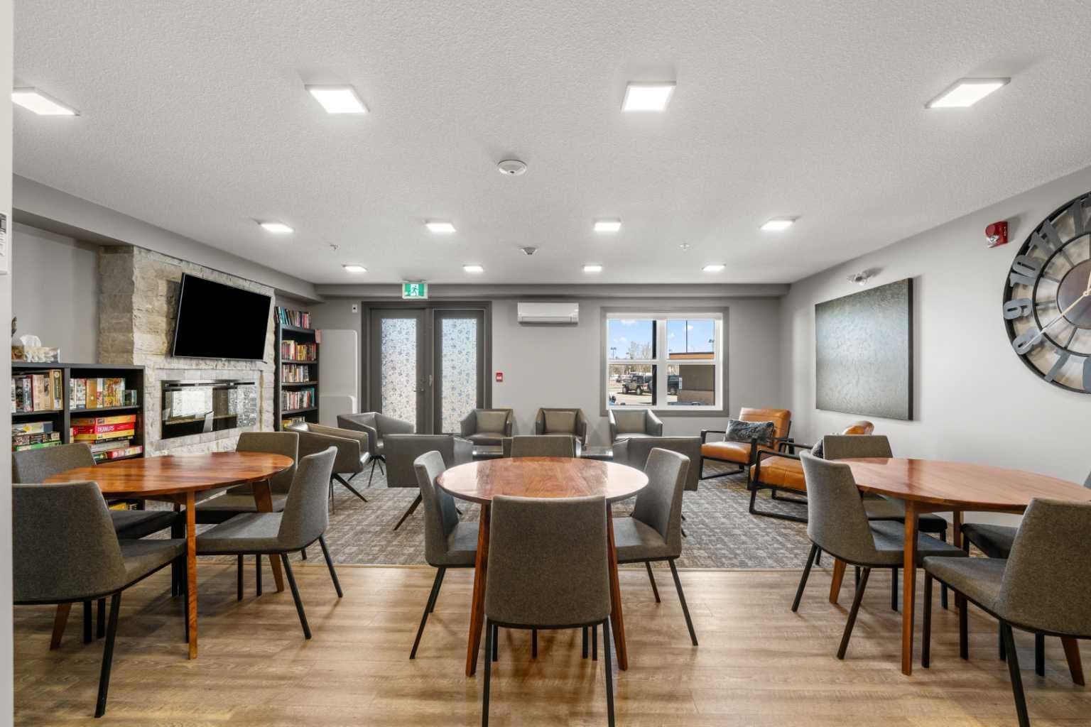 2105, 10 Market Boulevard SE