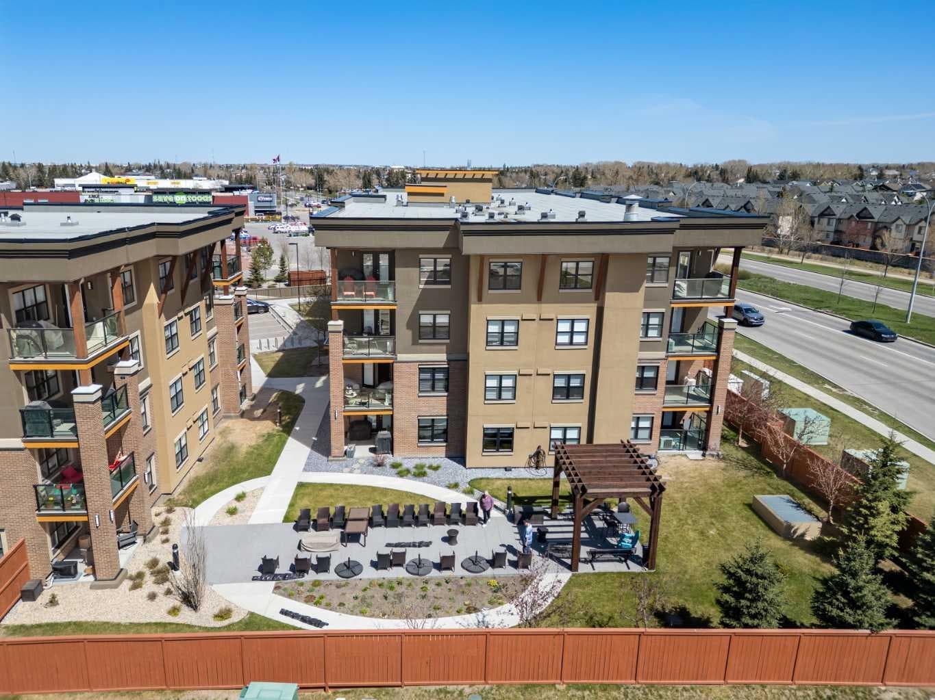 2105, 10 Market Boulevard SE