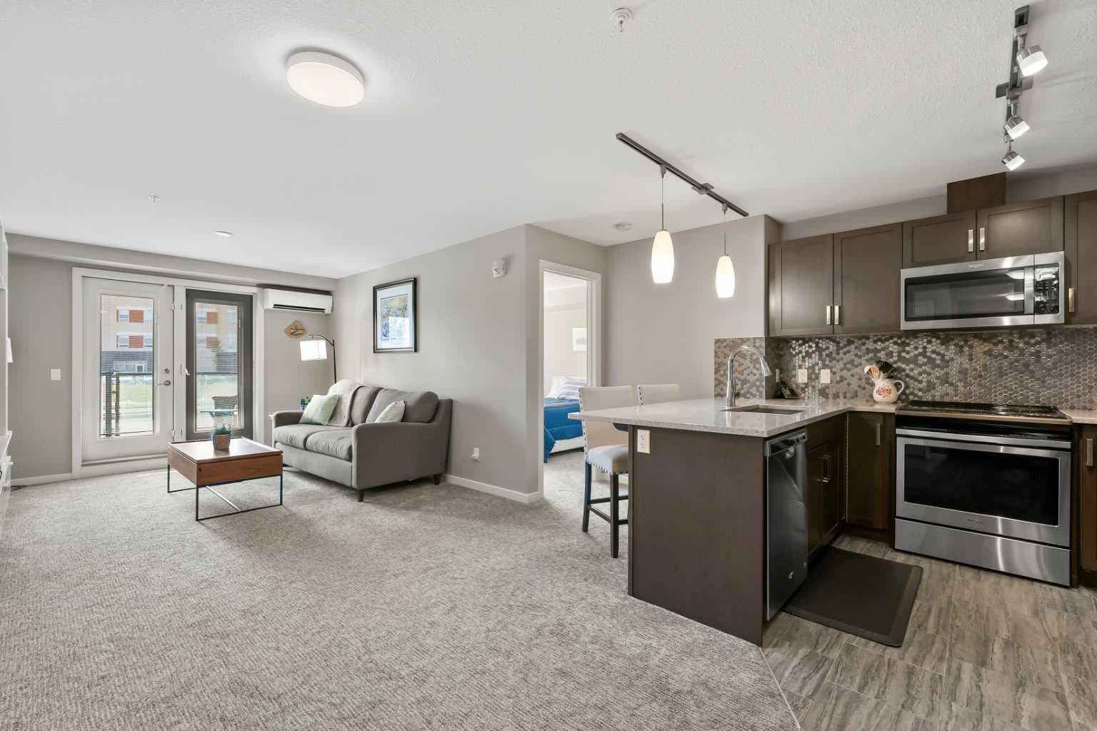 2105, 10 Market Boulevard SE