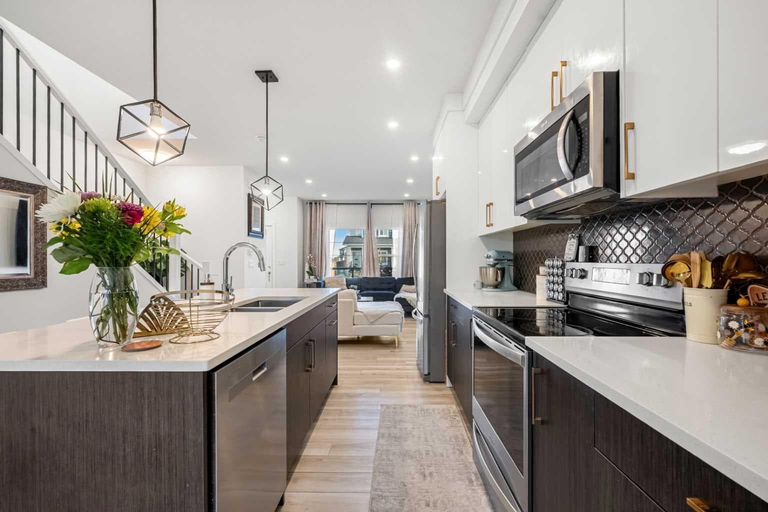 262 Midgrove Mews SW