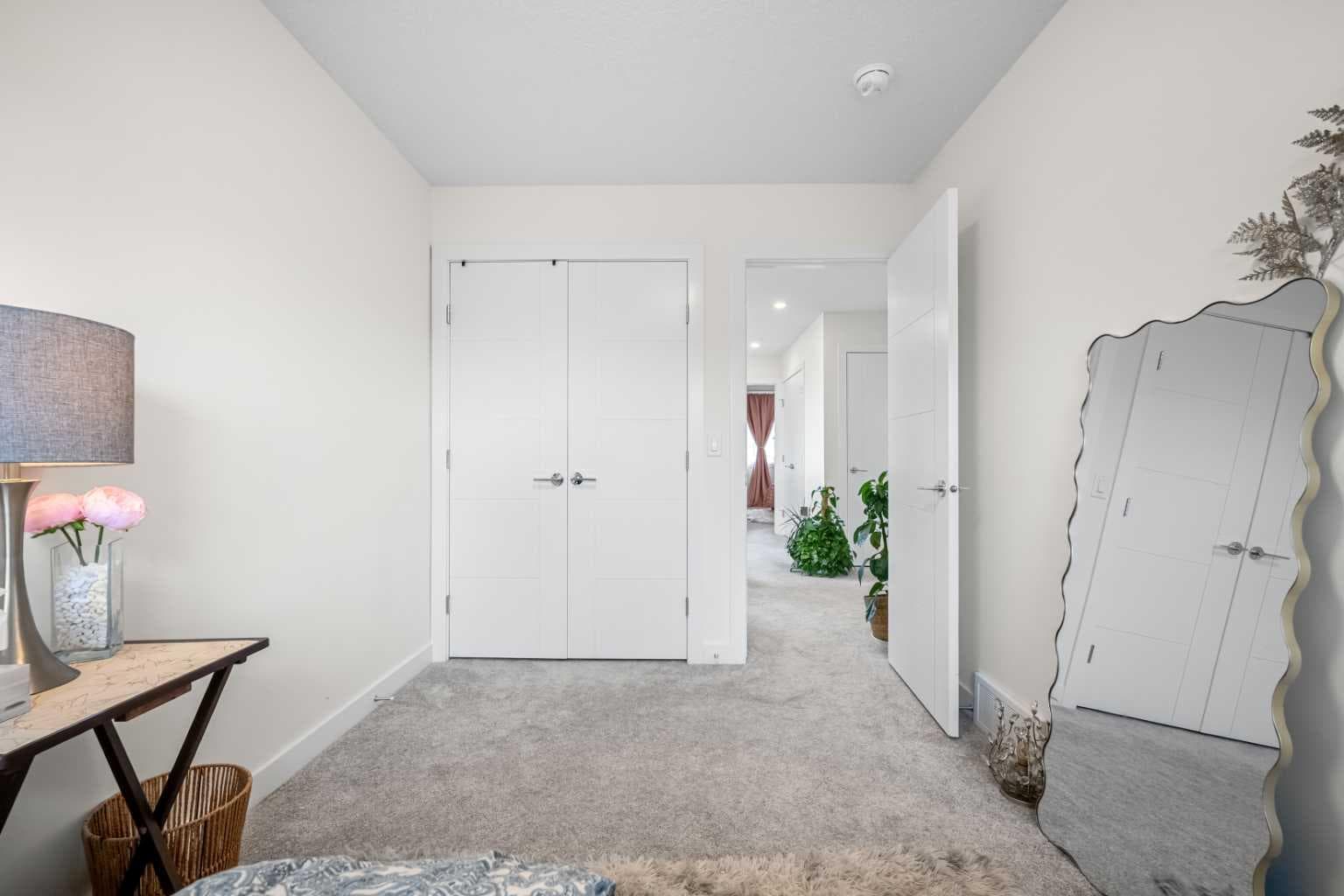 262 Midgrove Mews SW