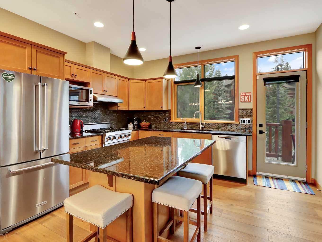 11, 137 Wapiti Close 