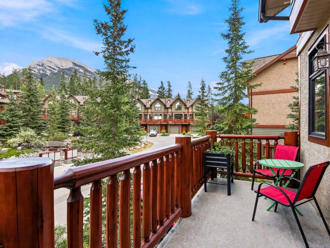 11, 137 Wapiti Close 