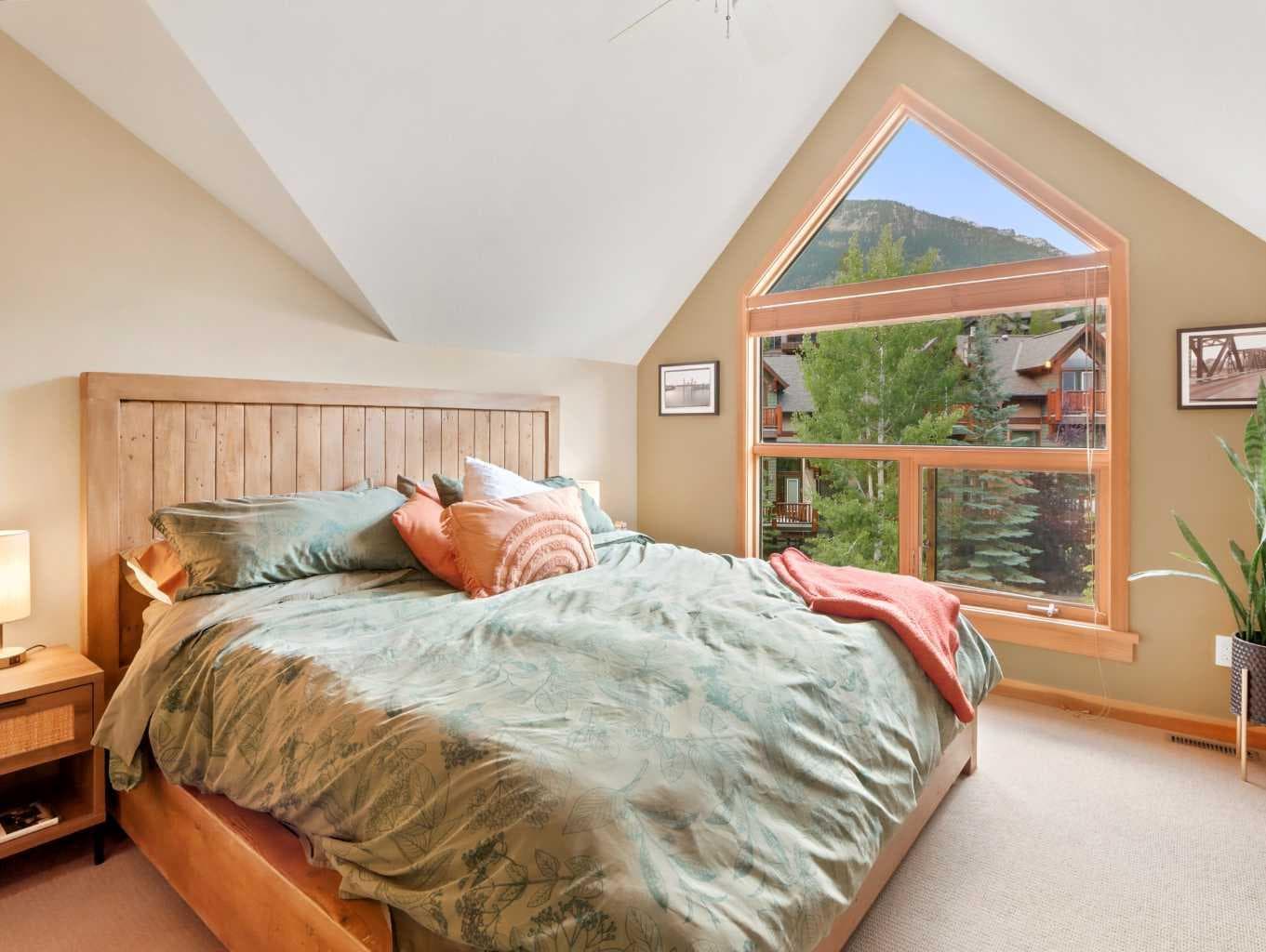 11, 137 Wapiti Close 