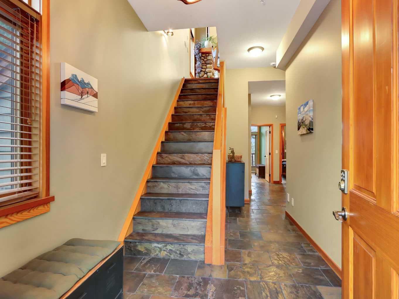 11, 137 Wapiti Close 