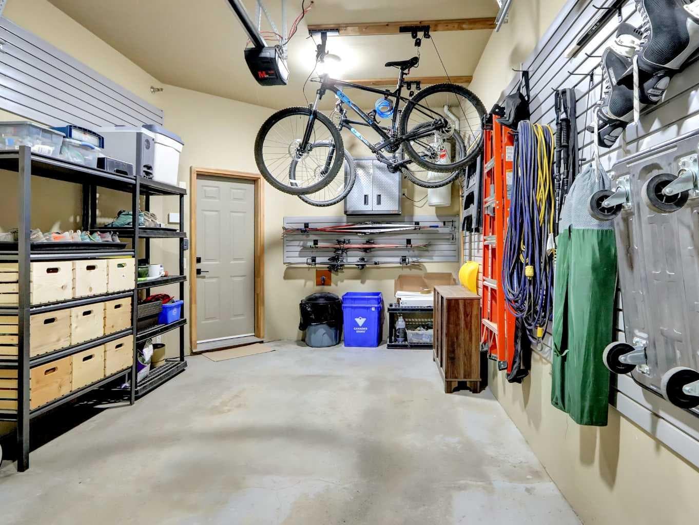 11, 137 Wapiti Close 