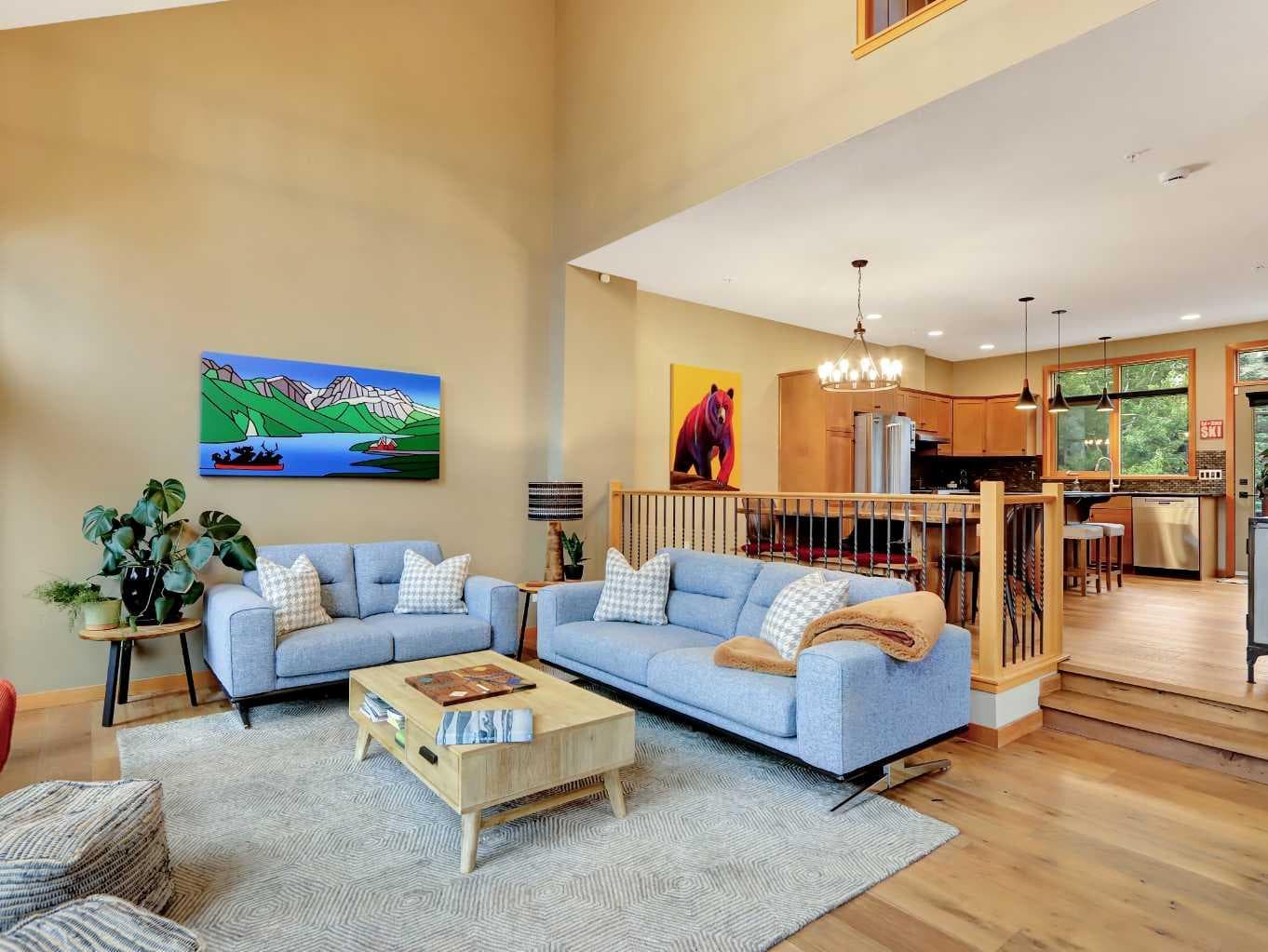 11, 137 Wapiti Close 