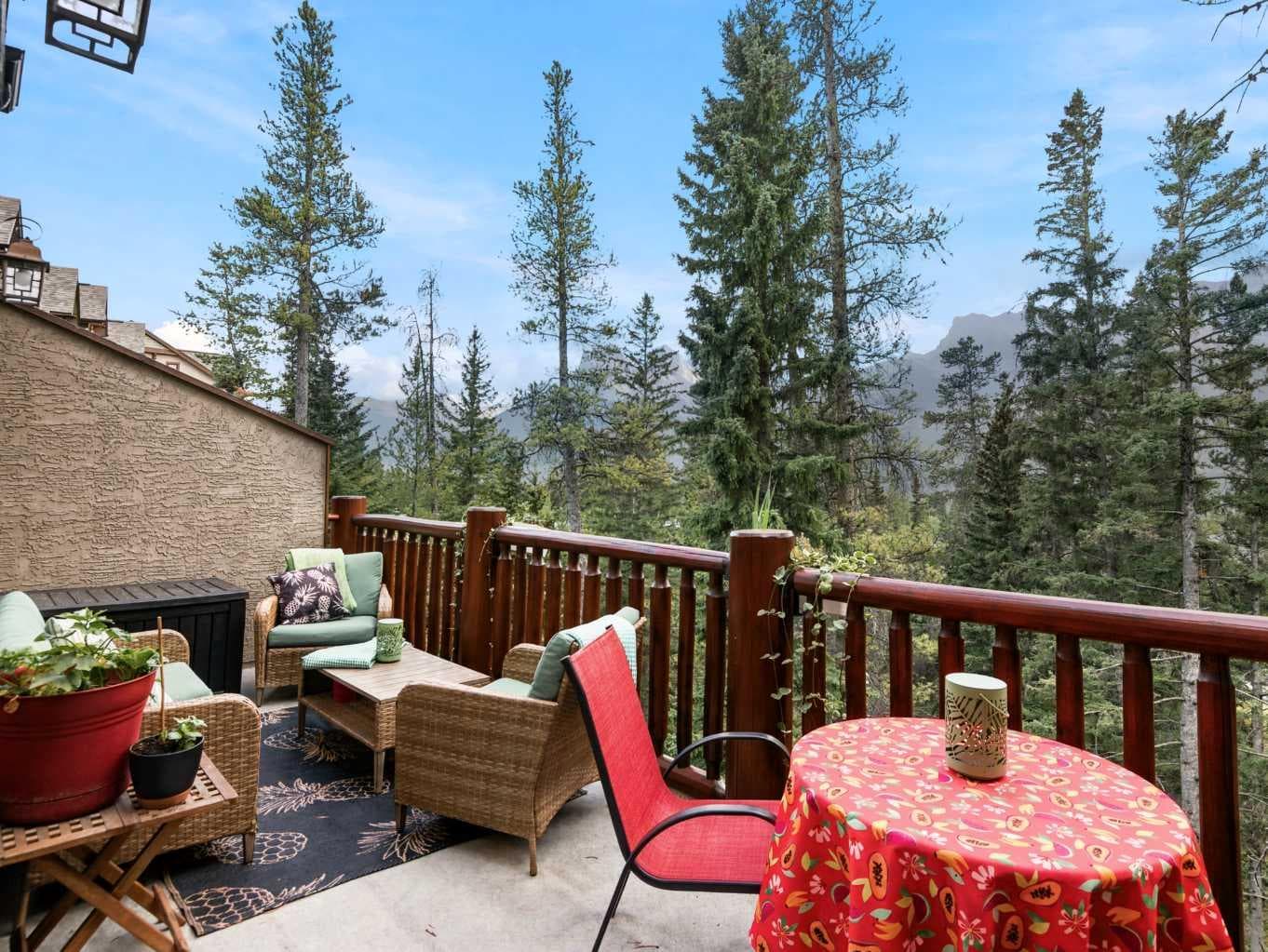 11, 137 Wapiti Close 