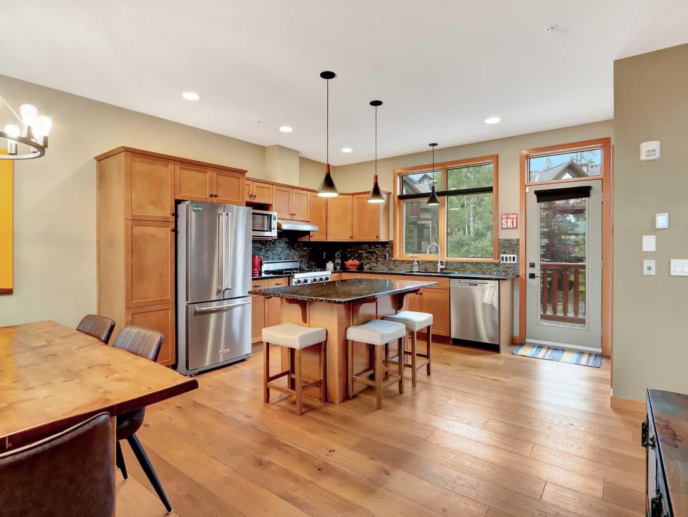 11, 137 Wapiti Close 