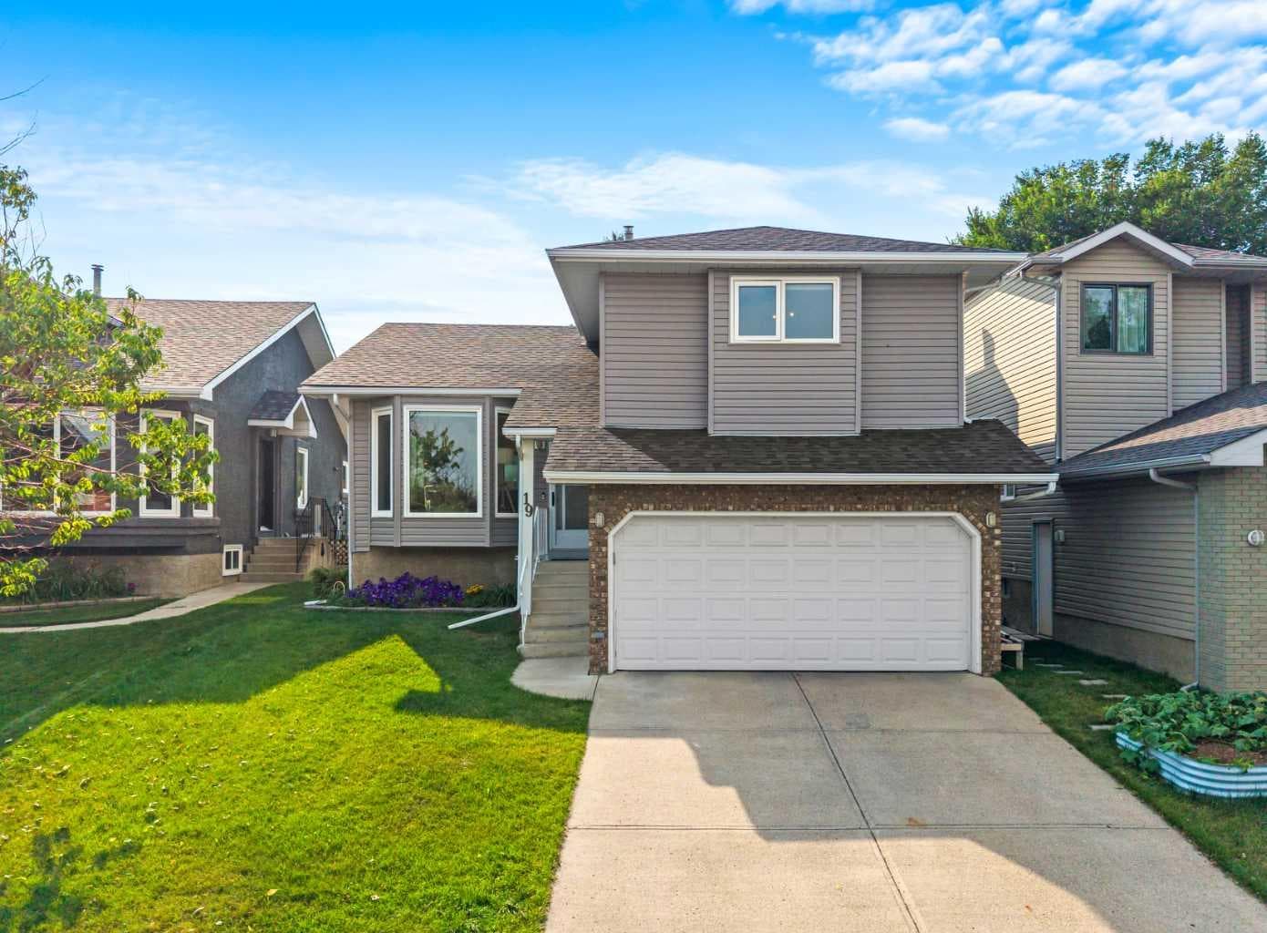 19 Macewan Meadow Crescent NW