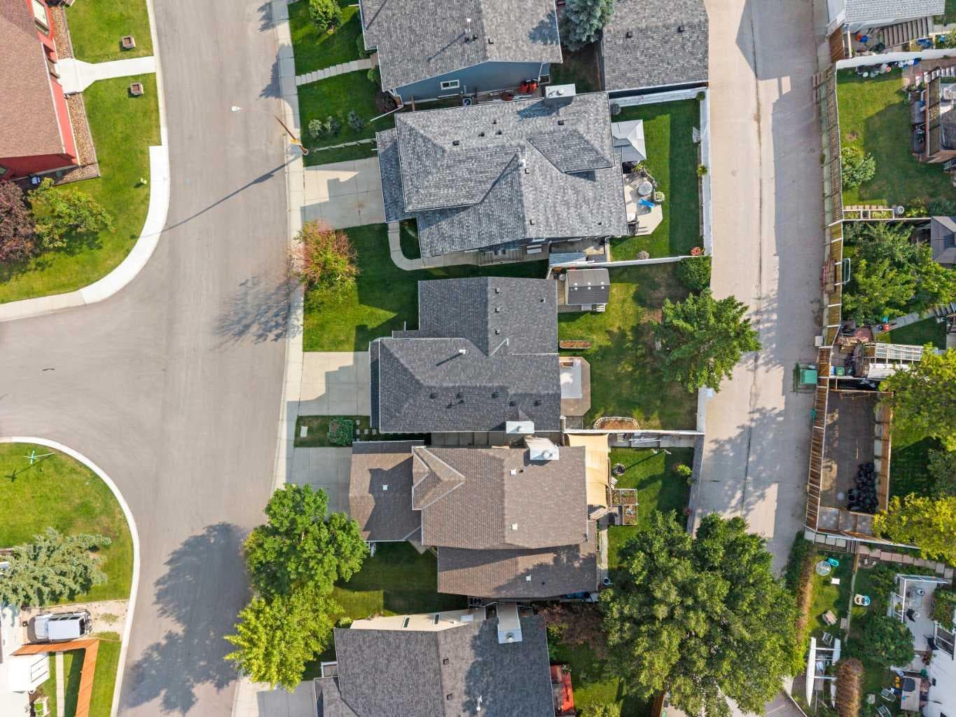 19 Macewan Meadow Crescent NW