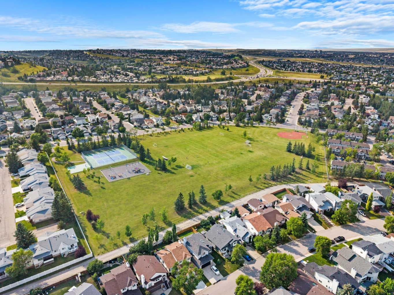 19 Macewan Meadow Crescent NW