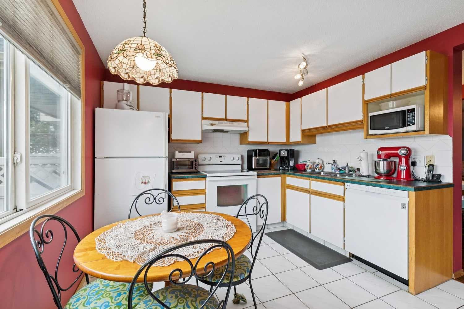 316 Queenston Heights SE