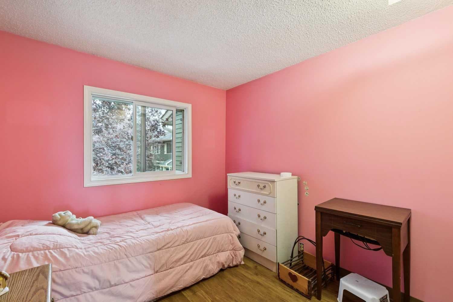 316 Queenston Heights SE