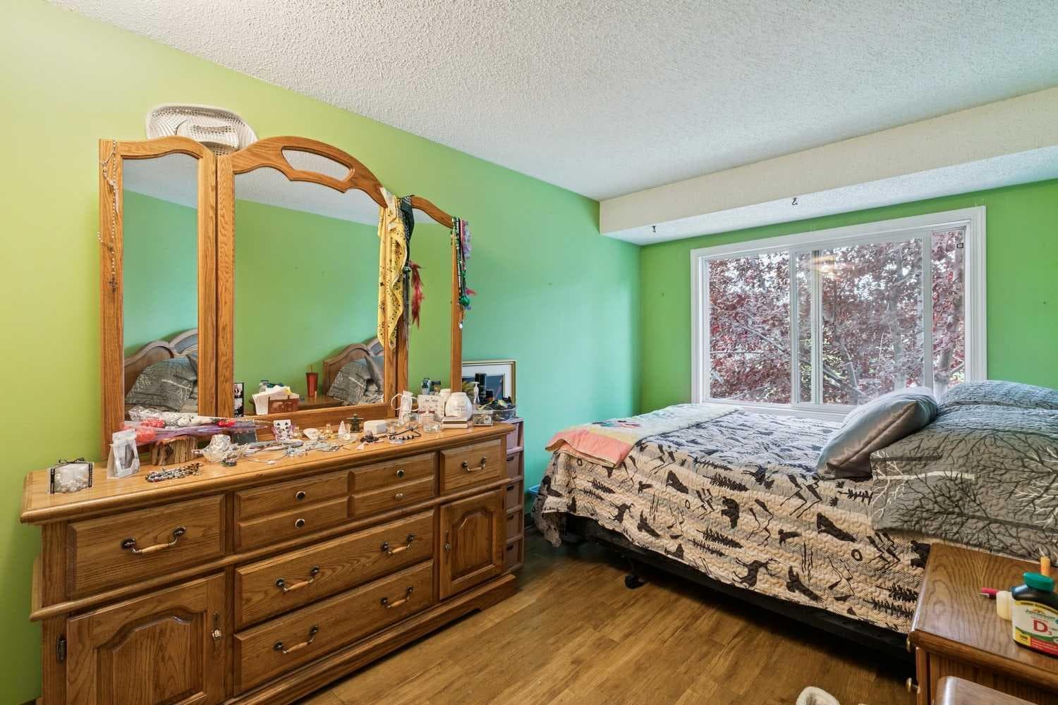 316 Queenston Heights SE