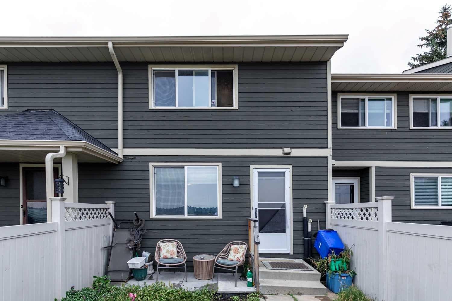 316 Queenston Heights SE