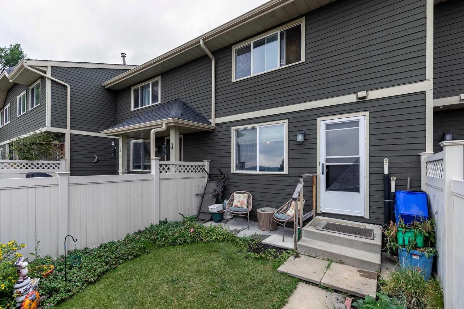 316 Queenston Heights SE