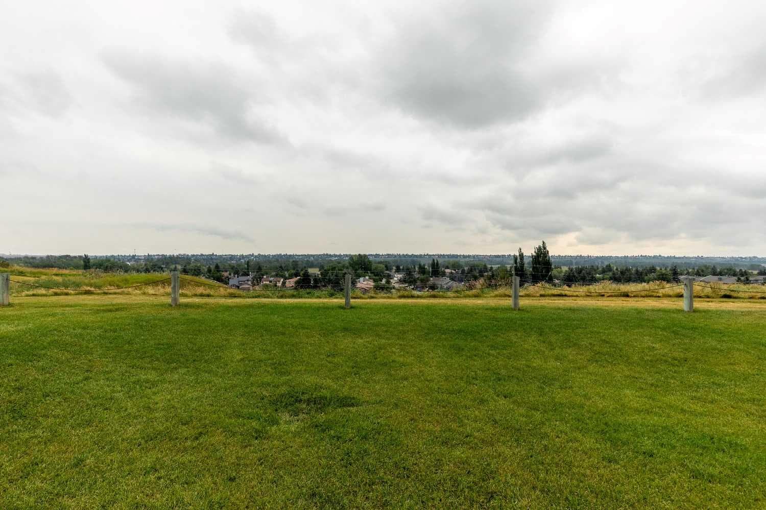316 Queenston Heights SE