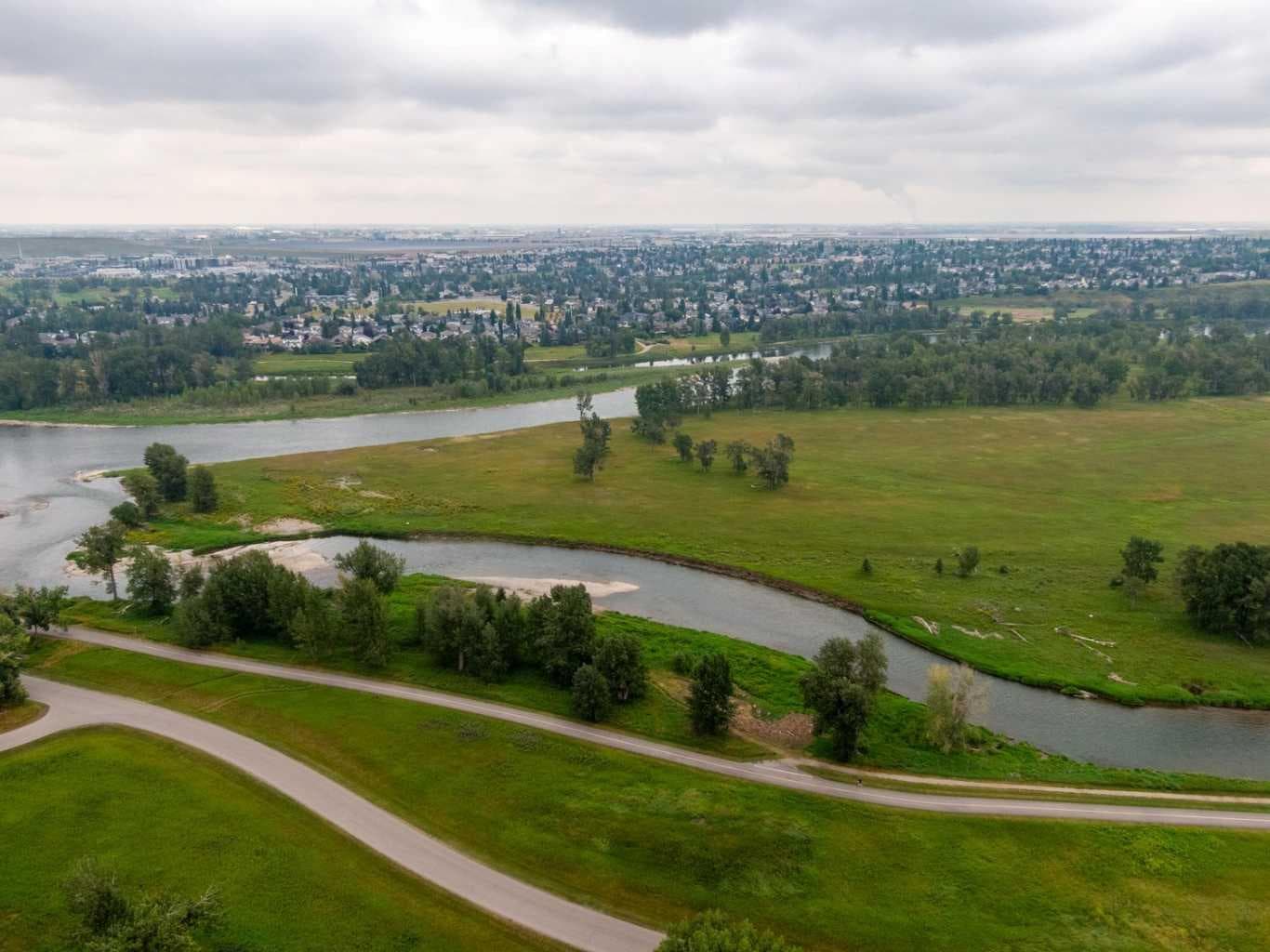 316 Queenston Heights SE