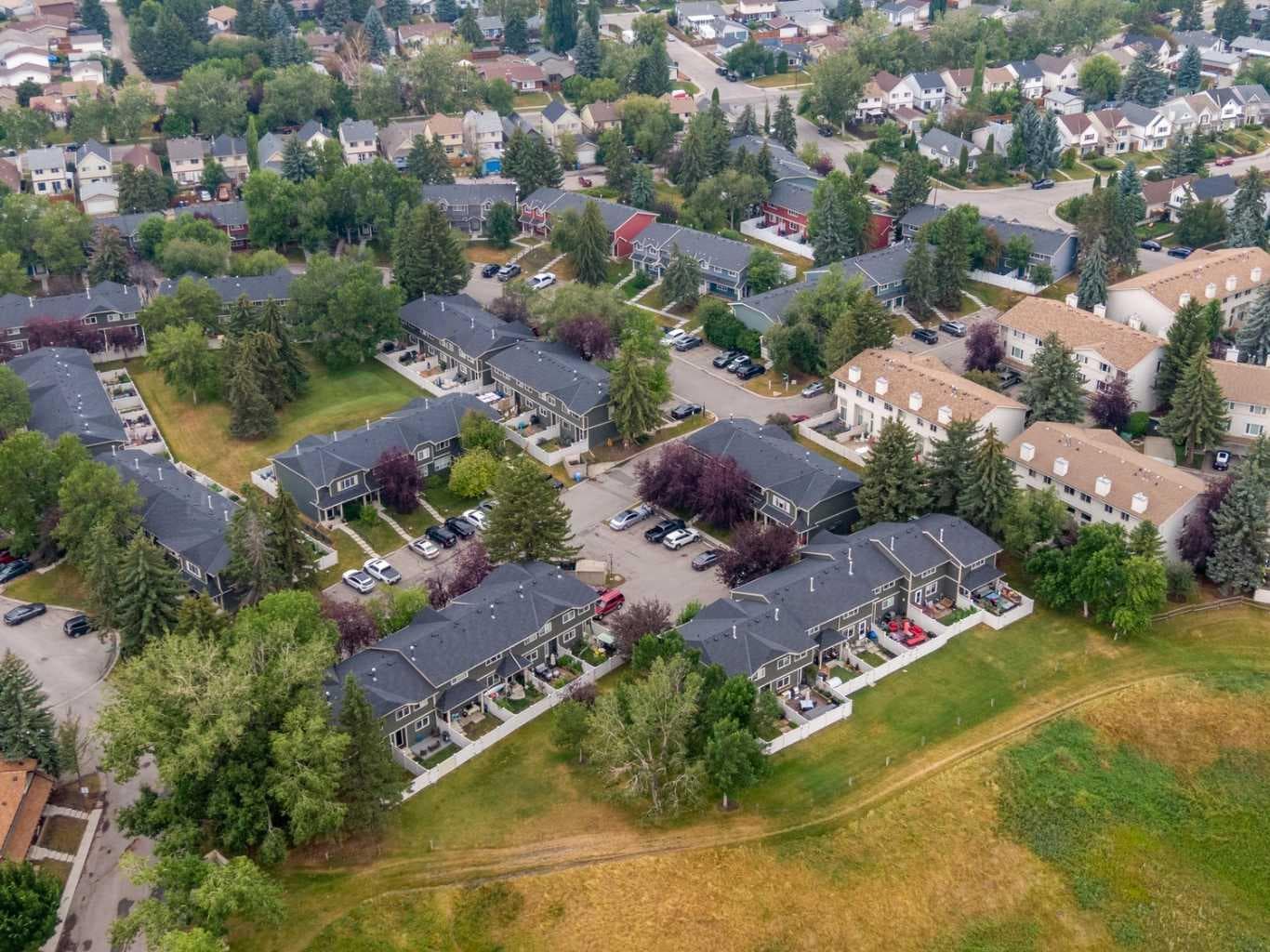 316 Queenston Heights SE