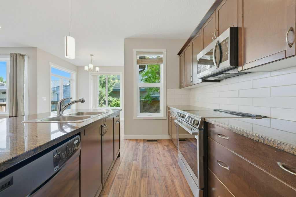 98 Elgin Meadows Circle SE