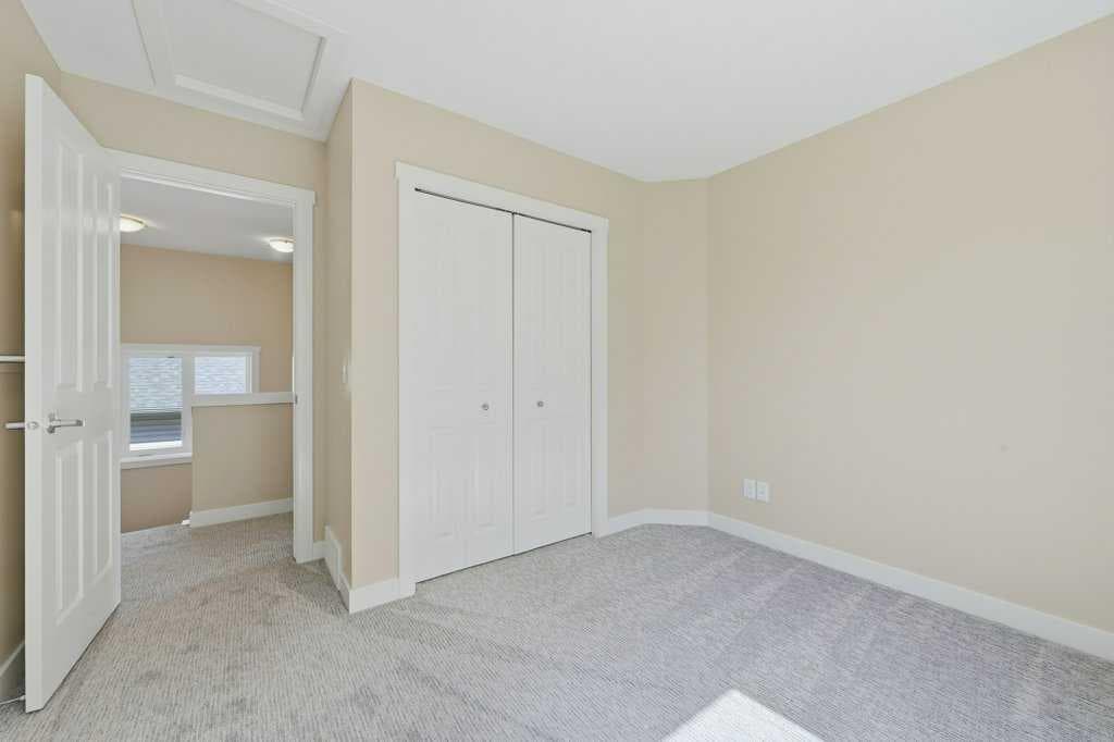 98 Elgin Meadows Circle SE