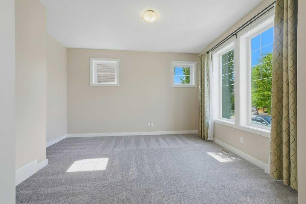 98 Elgin Meadows Circle SE