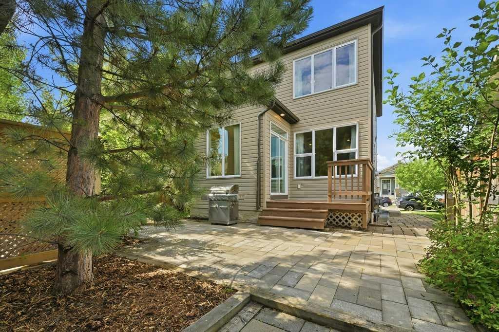 98 Elgin Meadows Circle SE