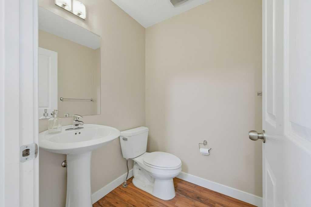 98 Elgin Meadows Circle SE