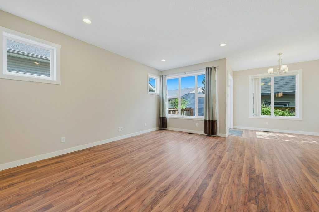98 Elgin Meadows Circle SE