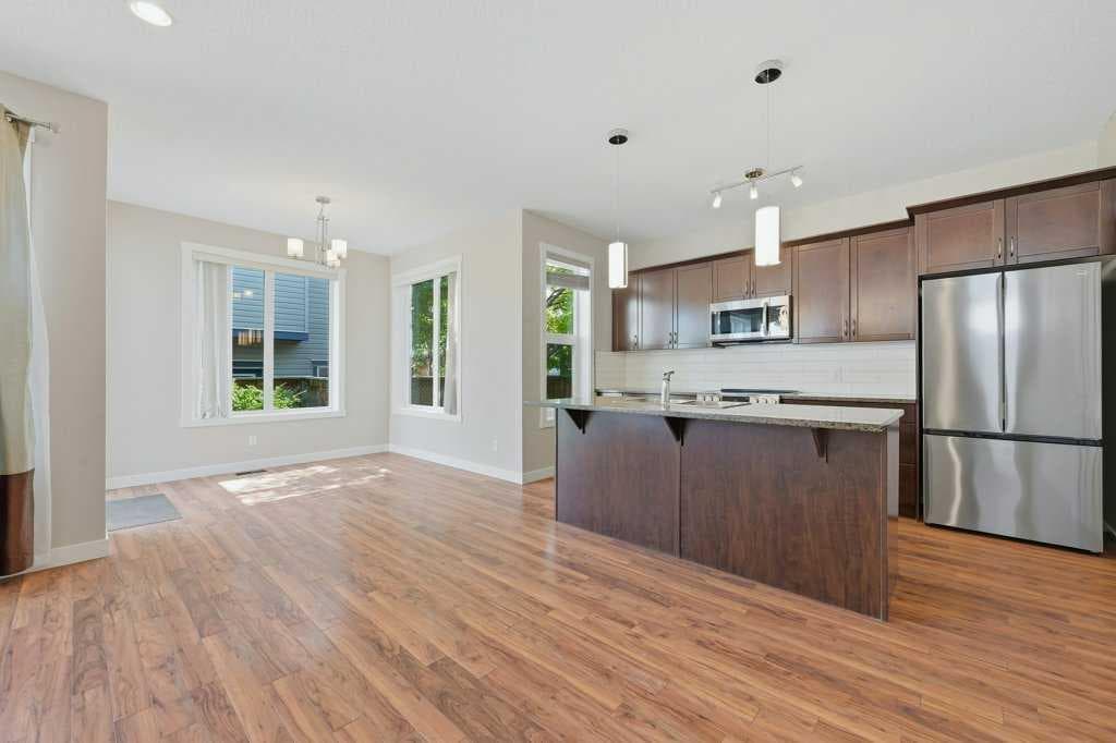 98 Elgin Meadows Circle SE