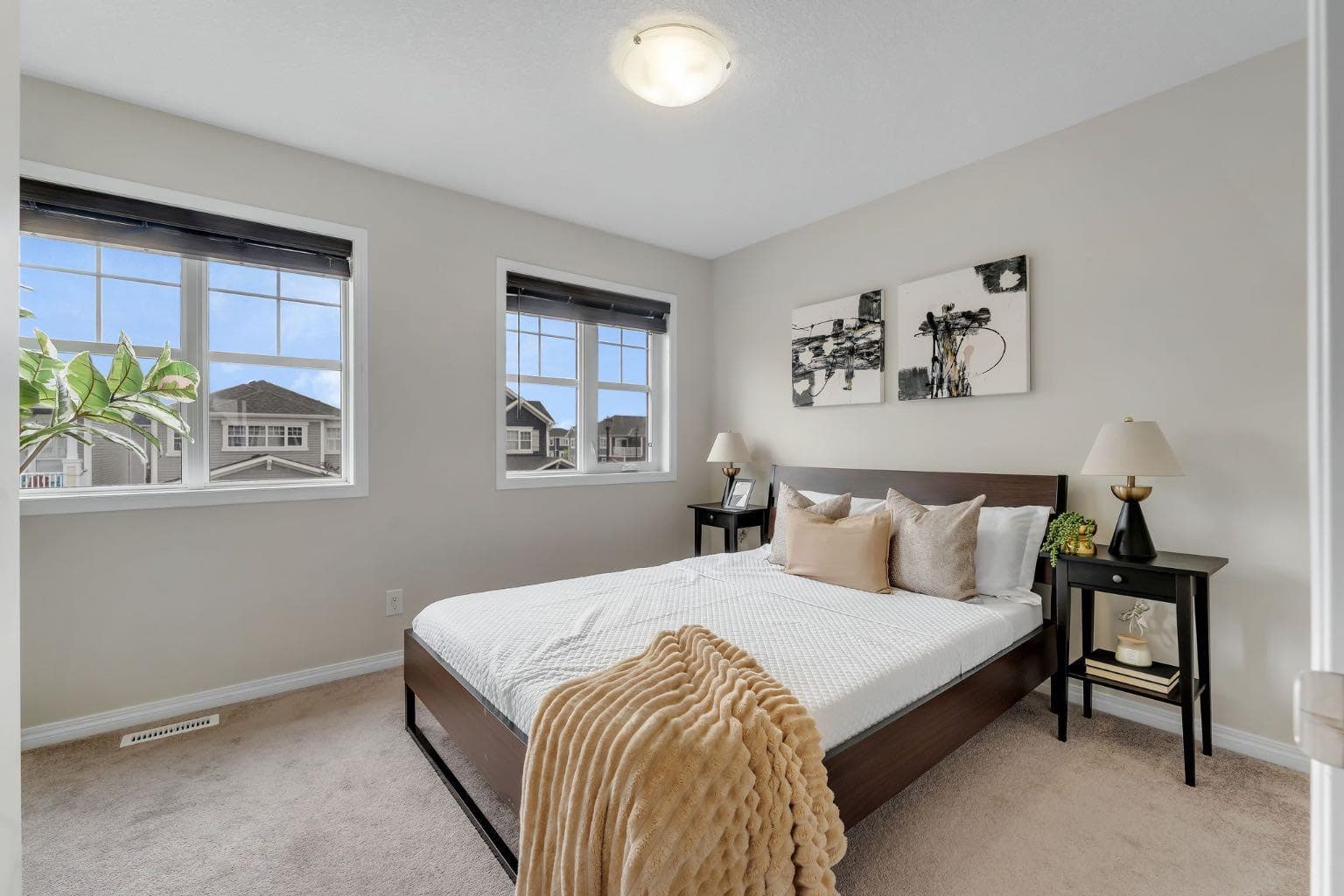 121 Osborne Common SW