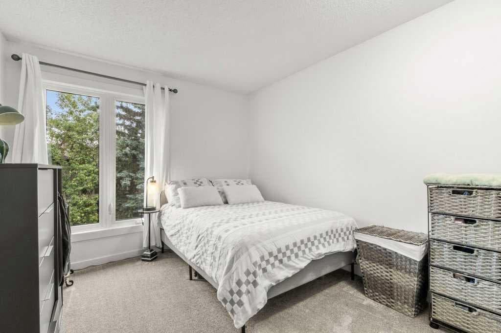 3909 Point Mckay Road NW