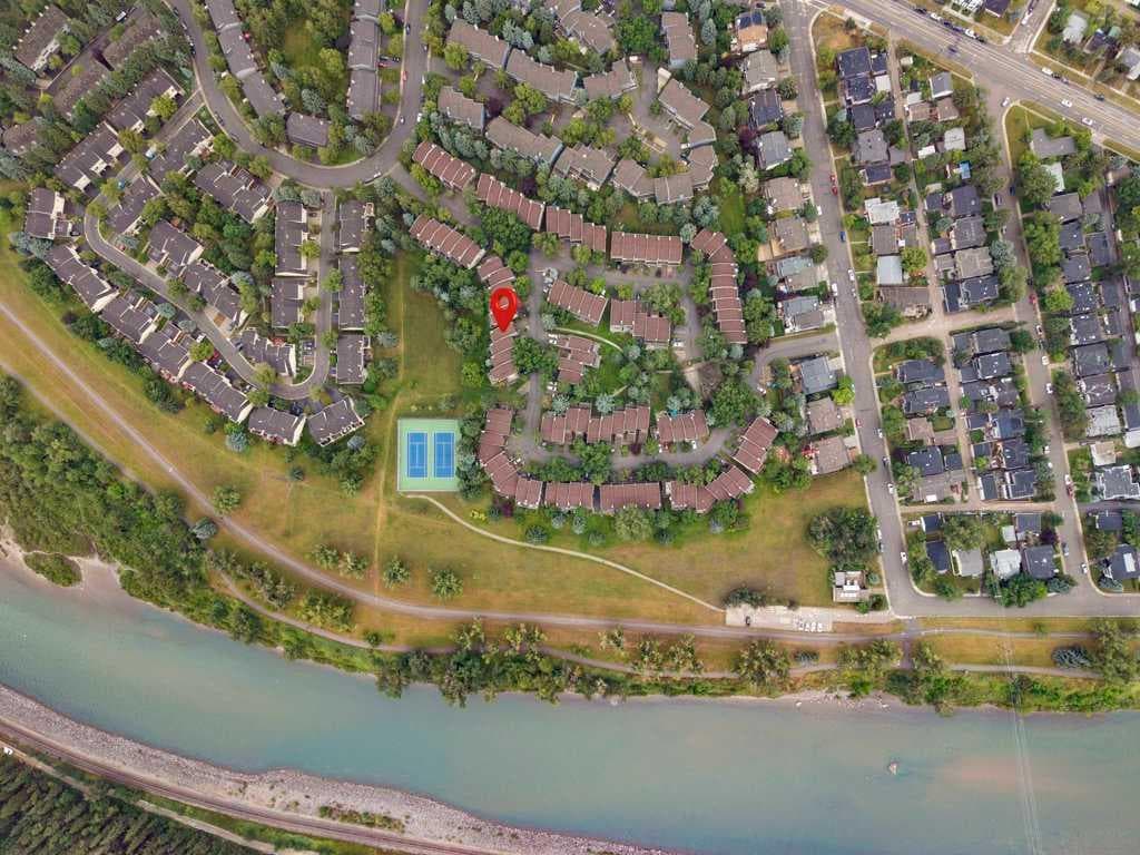 3909 Point Mckay Road NW