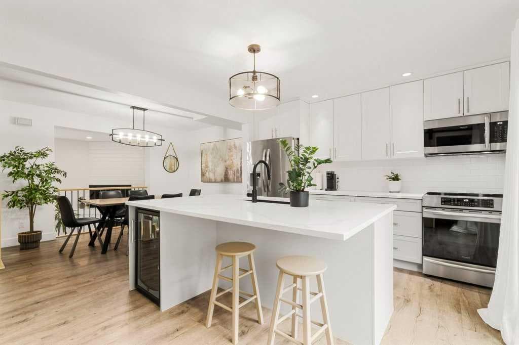 3909 Point Mckay Road NW