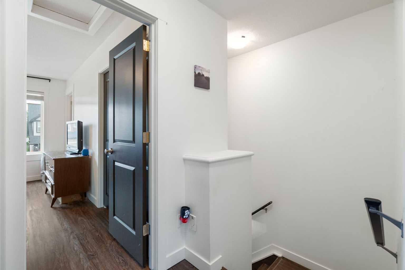 153 Rainbow Falls Manor W