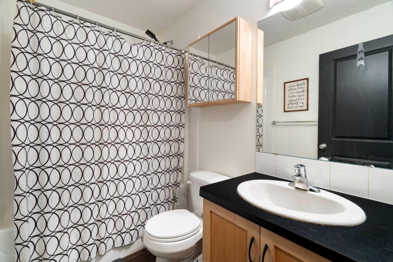 153 Rainbow Falls Manor W