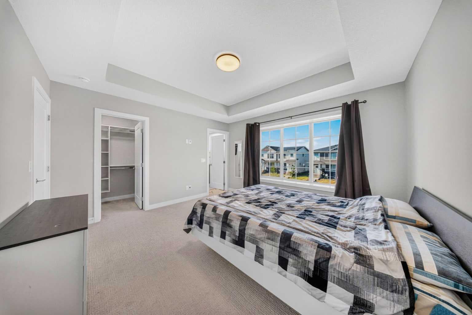 1044 West Lakeview Drive 