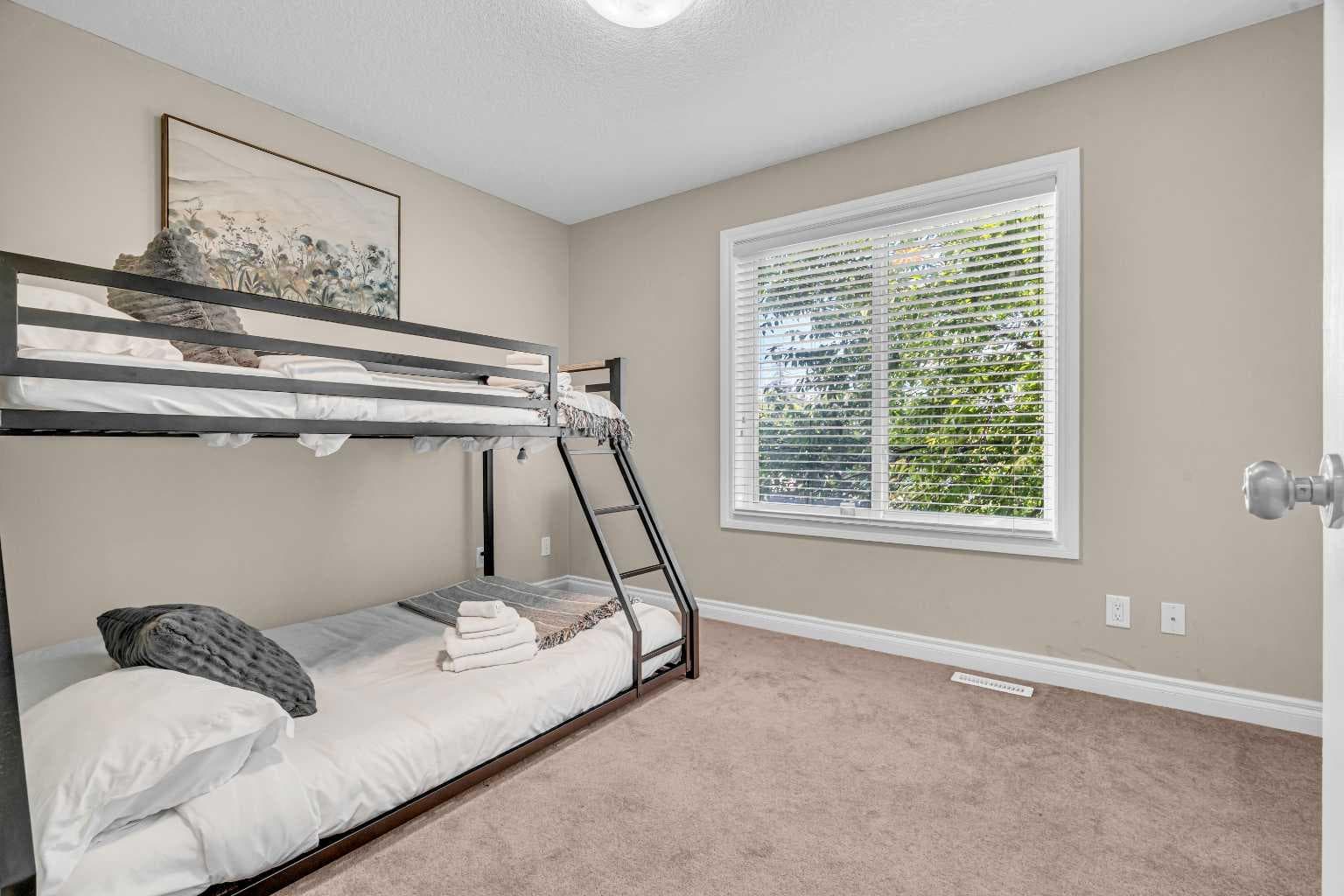 2, 821 Mcdougall Road NE