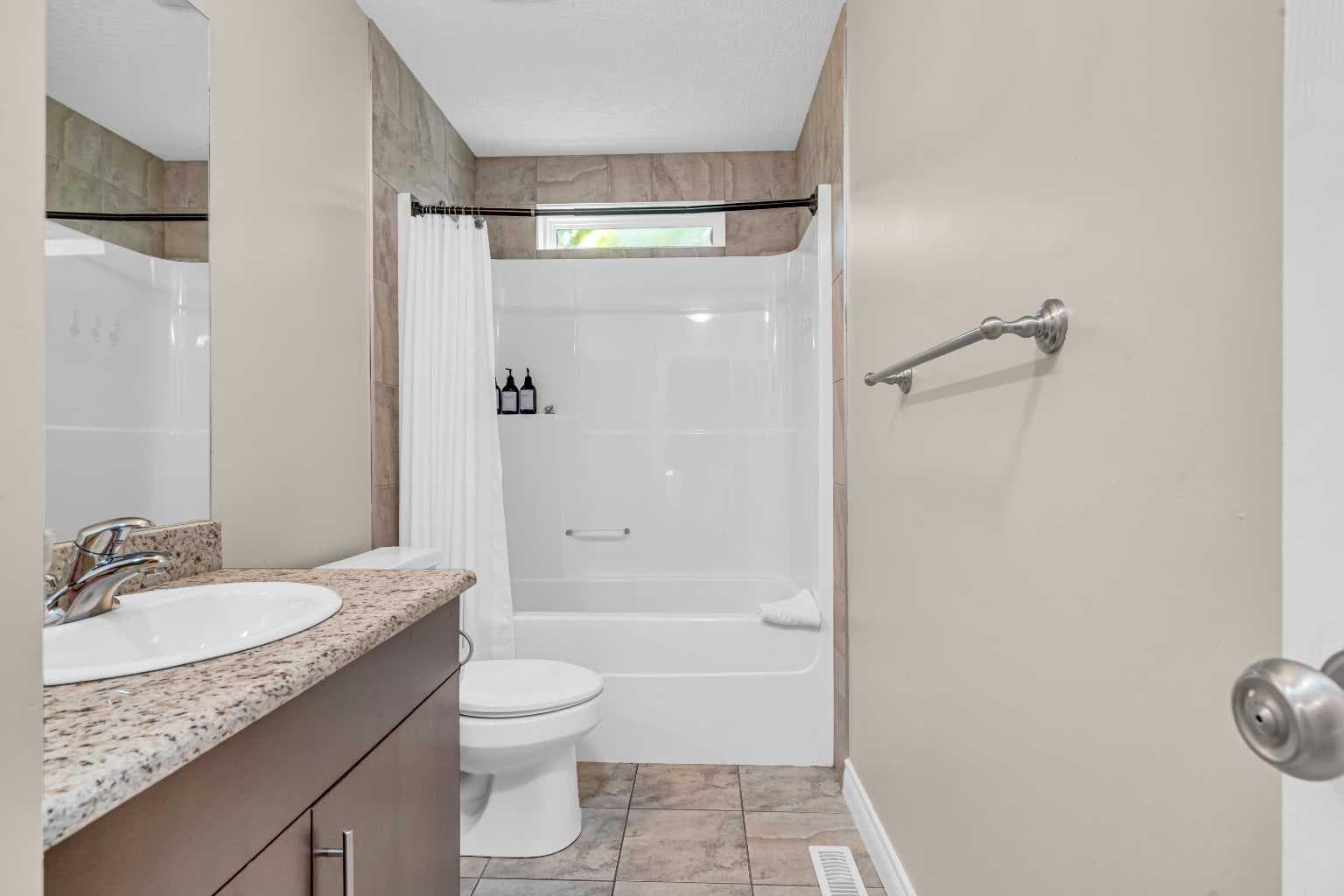 2, 821 Mcdougall Road NE