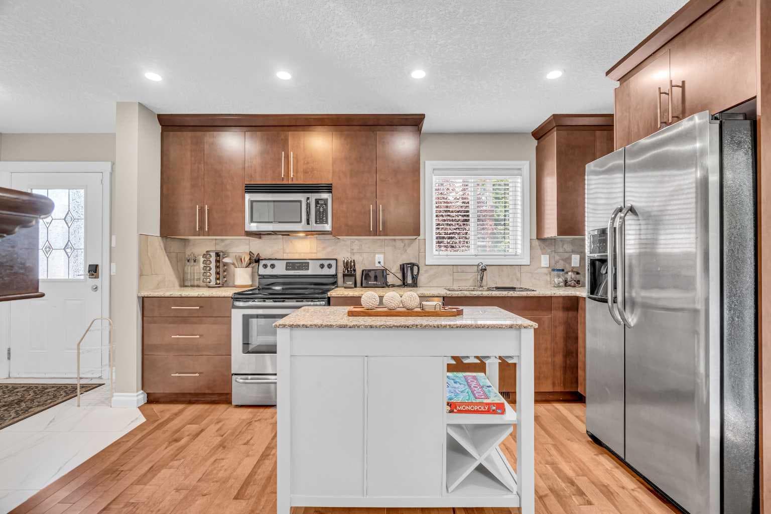 2, 821 Mcdougall Road NE