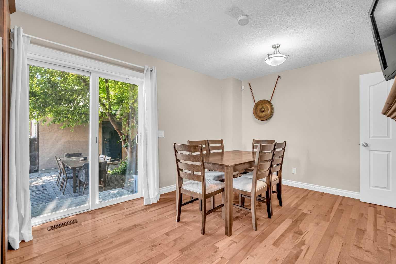 2, 821 Mcdougall Road NE
