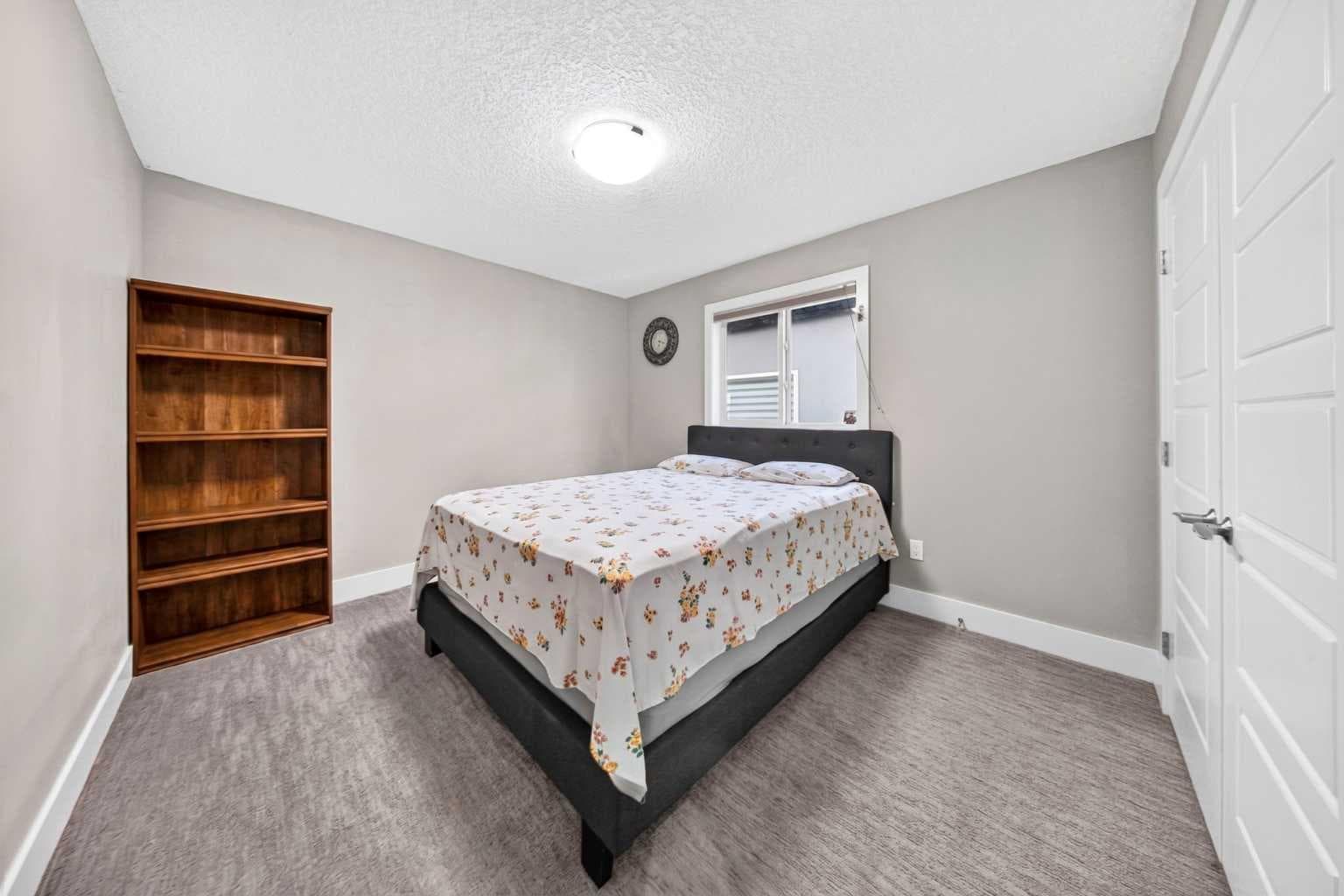 160 Kinniburgh Circle 
