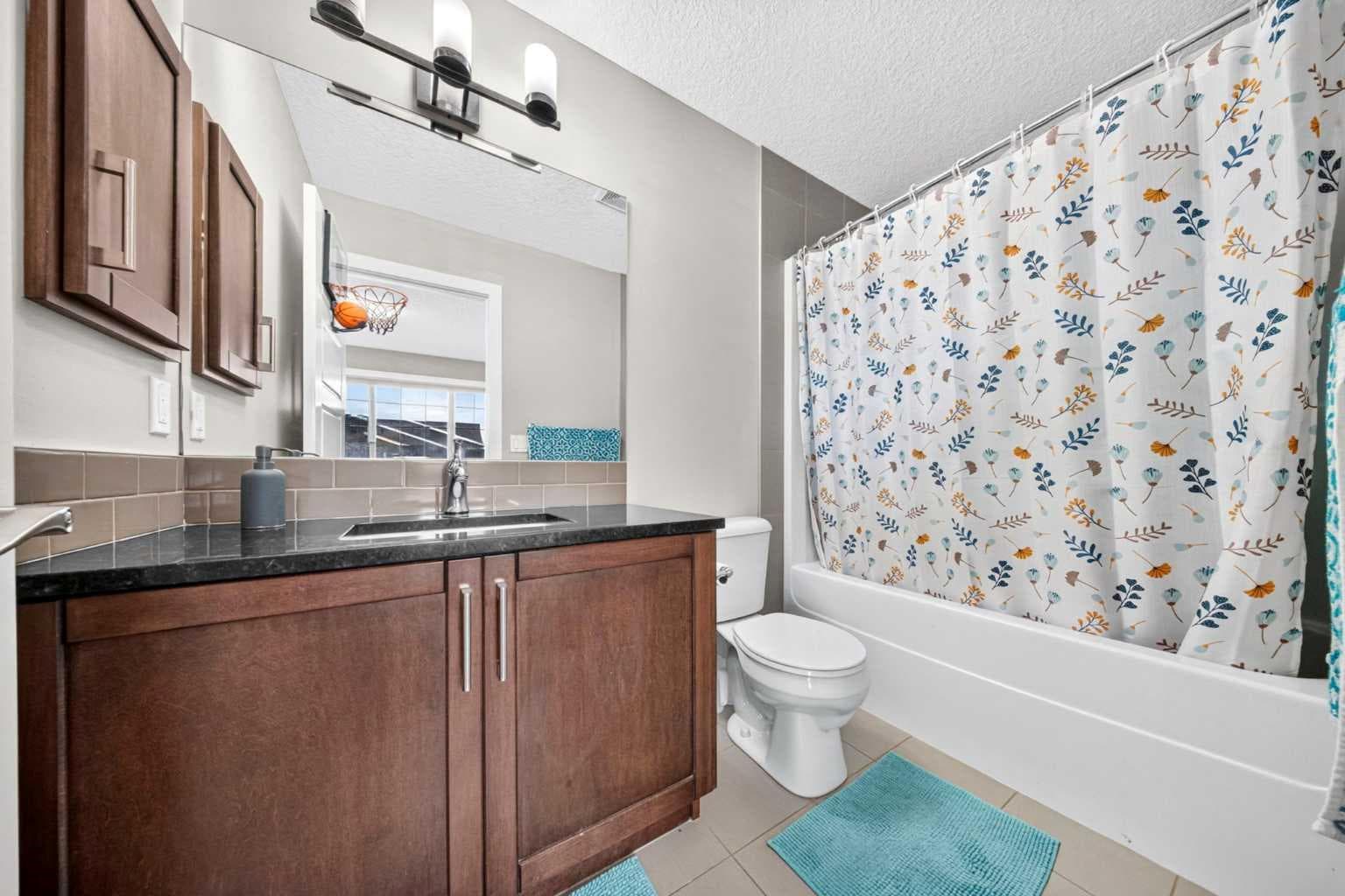 160 Kinniburgh Circle 