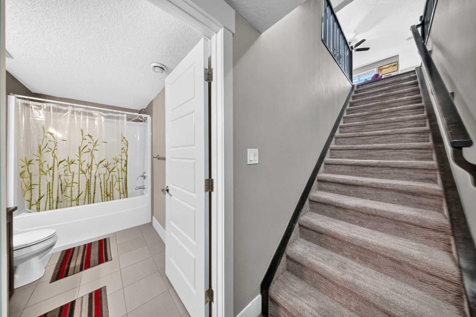 160 Kinniburgh Circle 