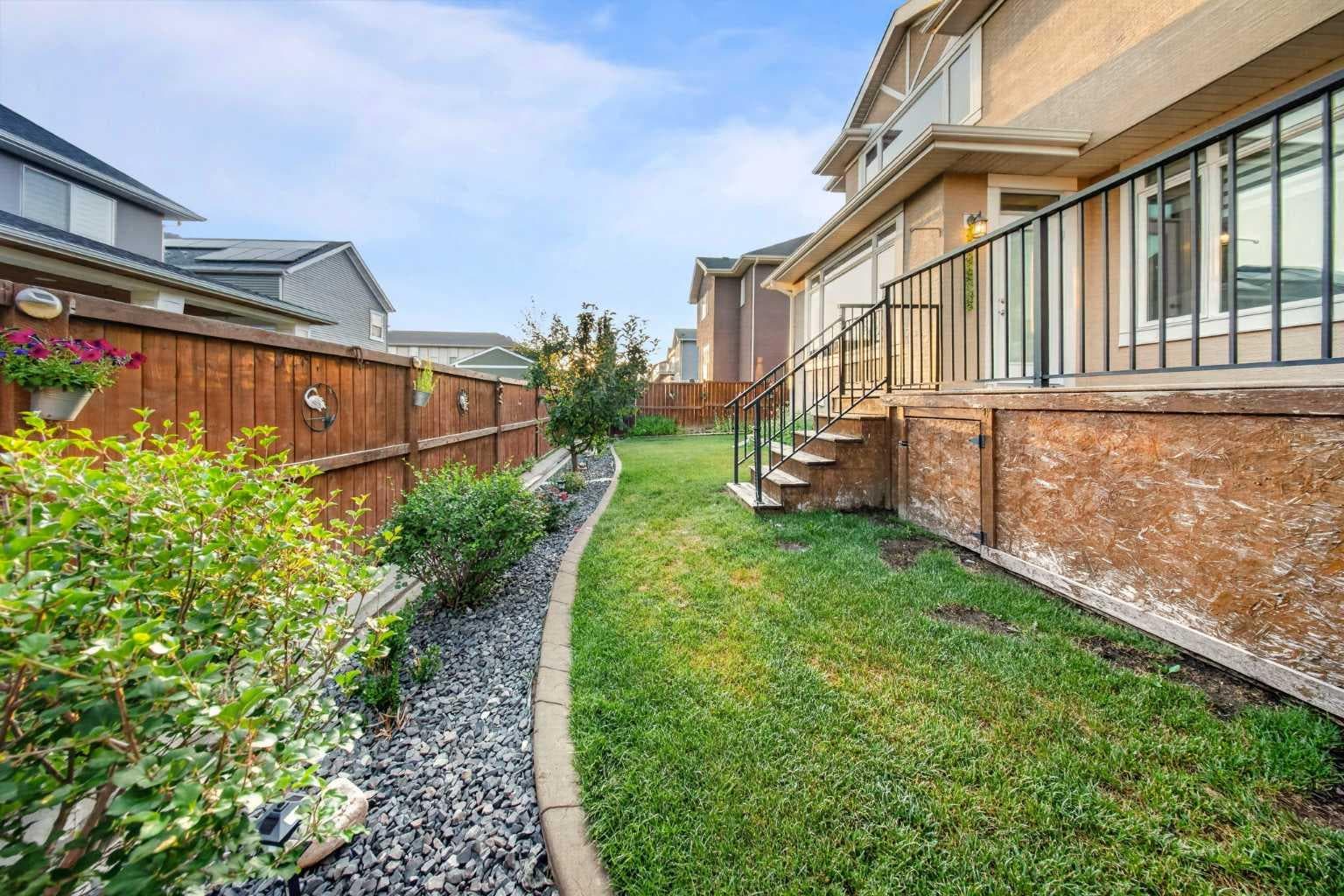 160 Kinniburgh Circle 
