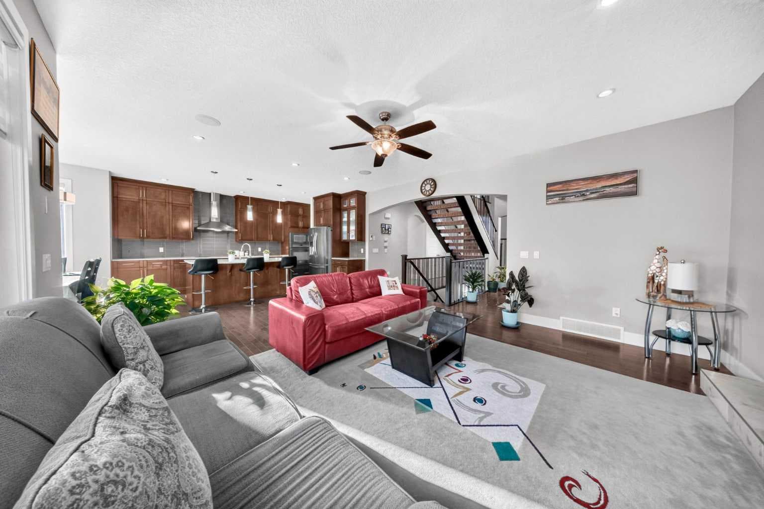 160 Kinniburgh Circle 