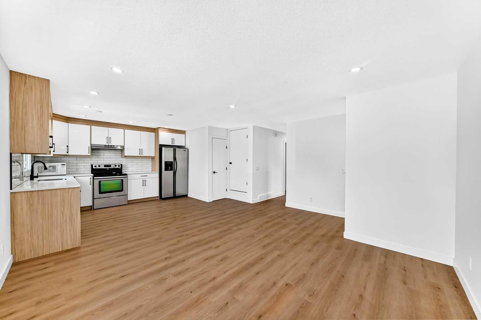 152 Maranda Close NE